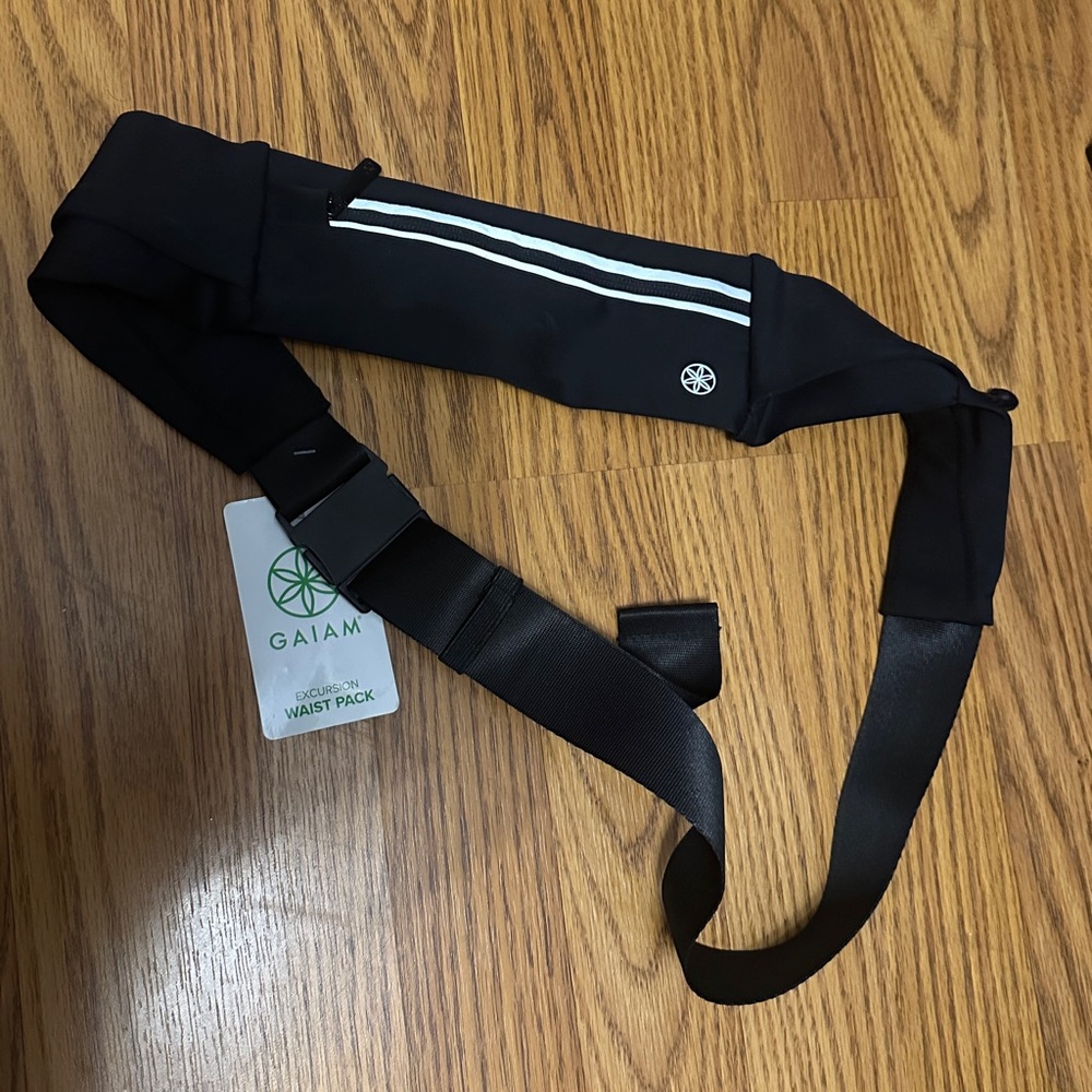 Gaiam Unisex Multi Pocket Excursion Waist Pack